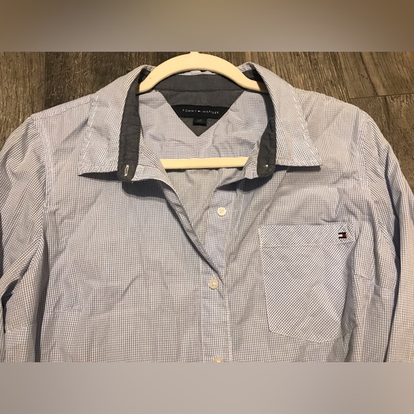 *Tommy Hilfiger* Bundle: Women’s Blue/White Button-Down Striped Shirt (Size L) - Picture 7 of 12